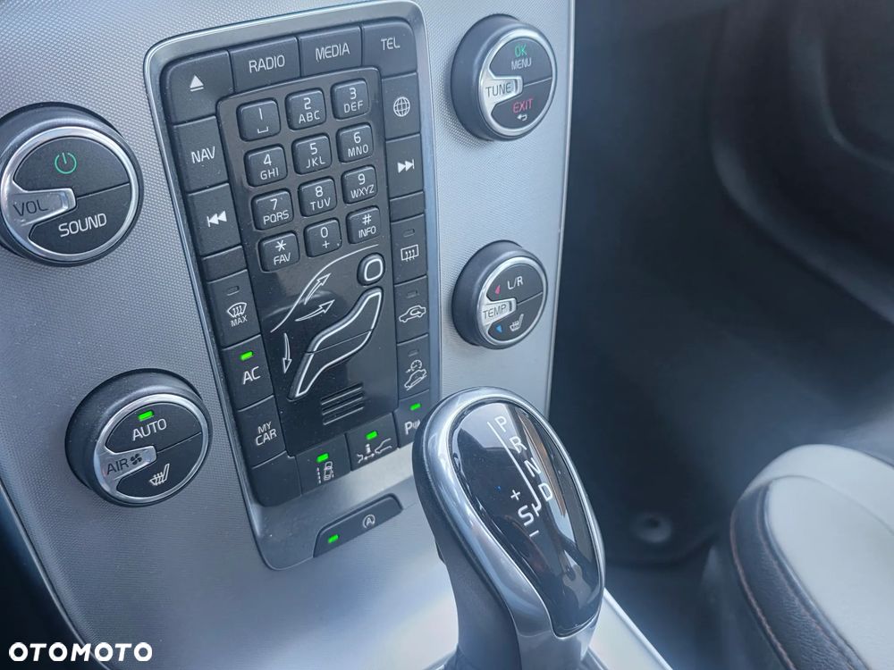 Volvo V40 - 23