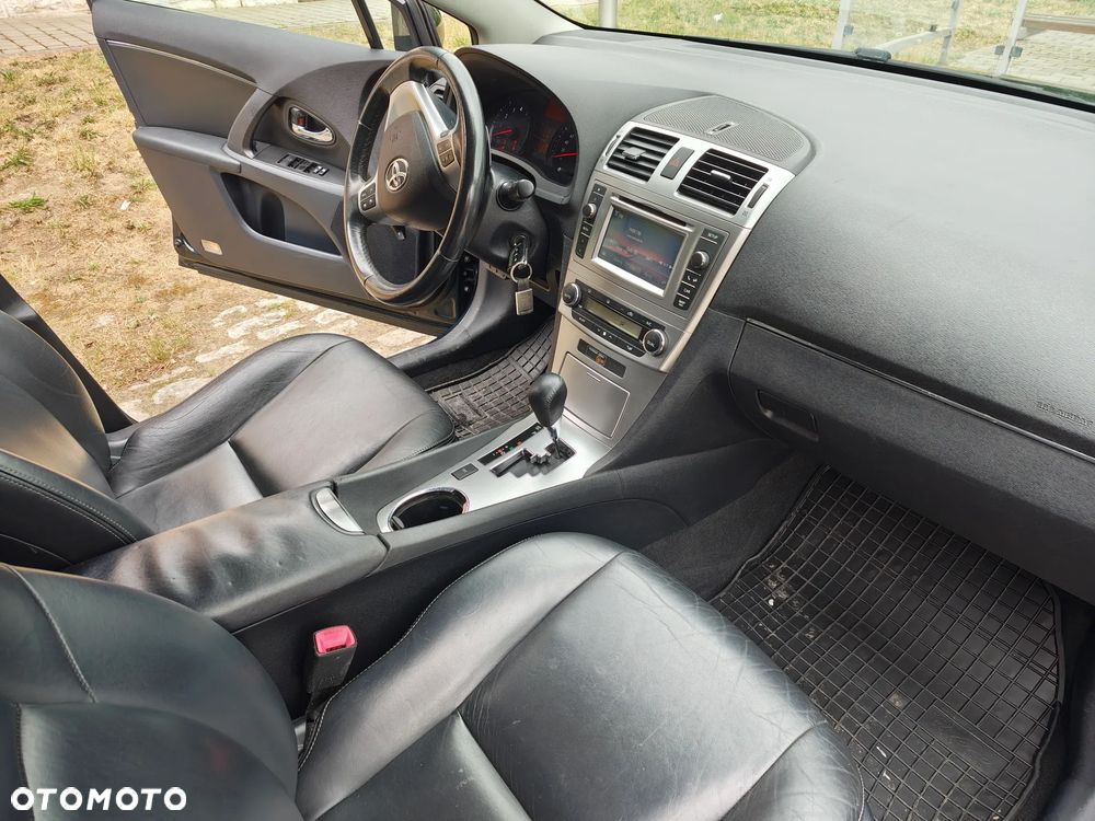 Toyota Avensis 1.8 Premium MS - 7