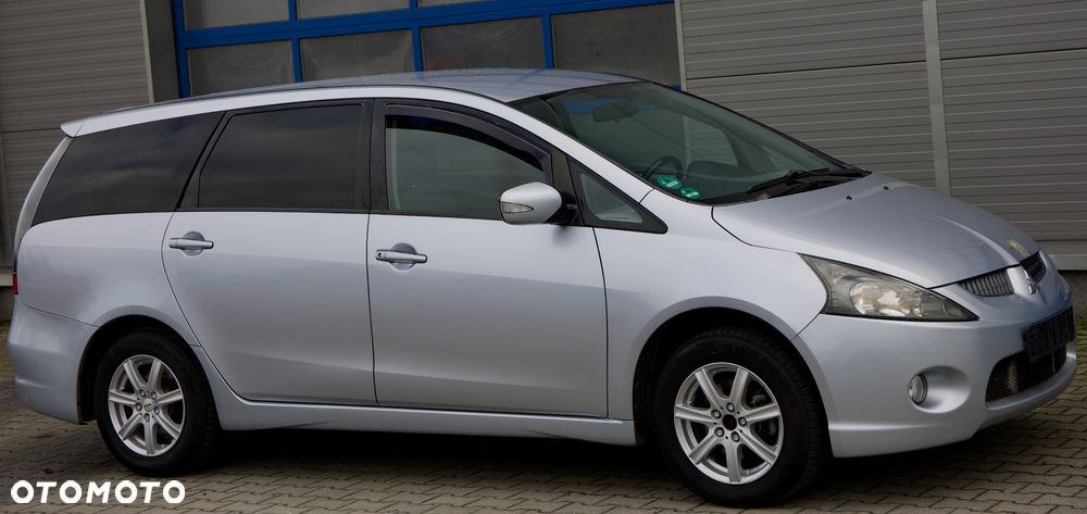 Mitsubishi Grandis 2.0 DI-D 6-Sitzer Intense - 10