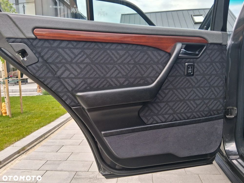Mercedes-Benz Klasa C 220 D Classic - 22