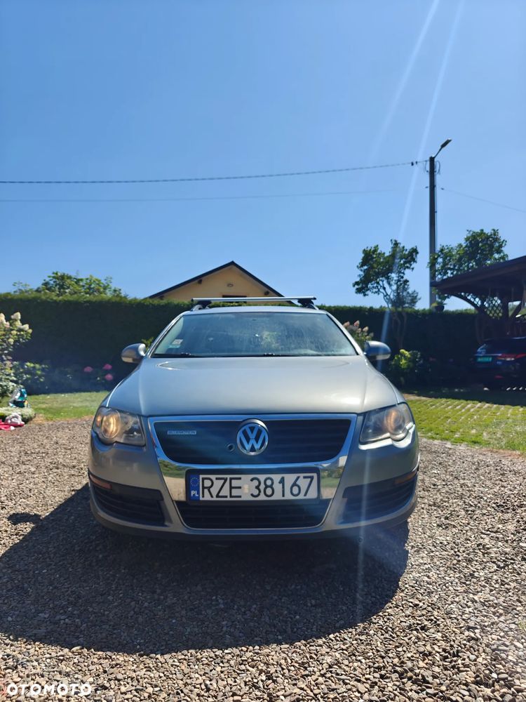 Volkswagen Passat 2.0 TDI DPF BlueMot Trendline - 3