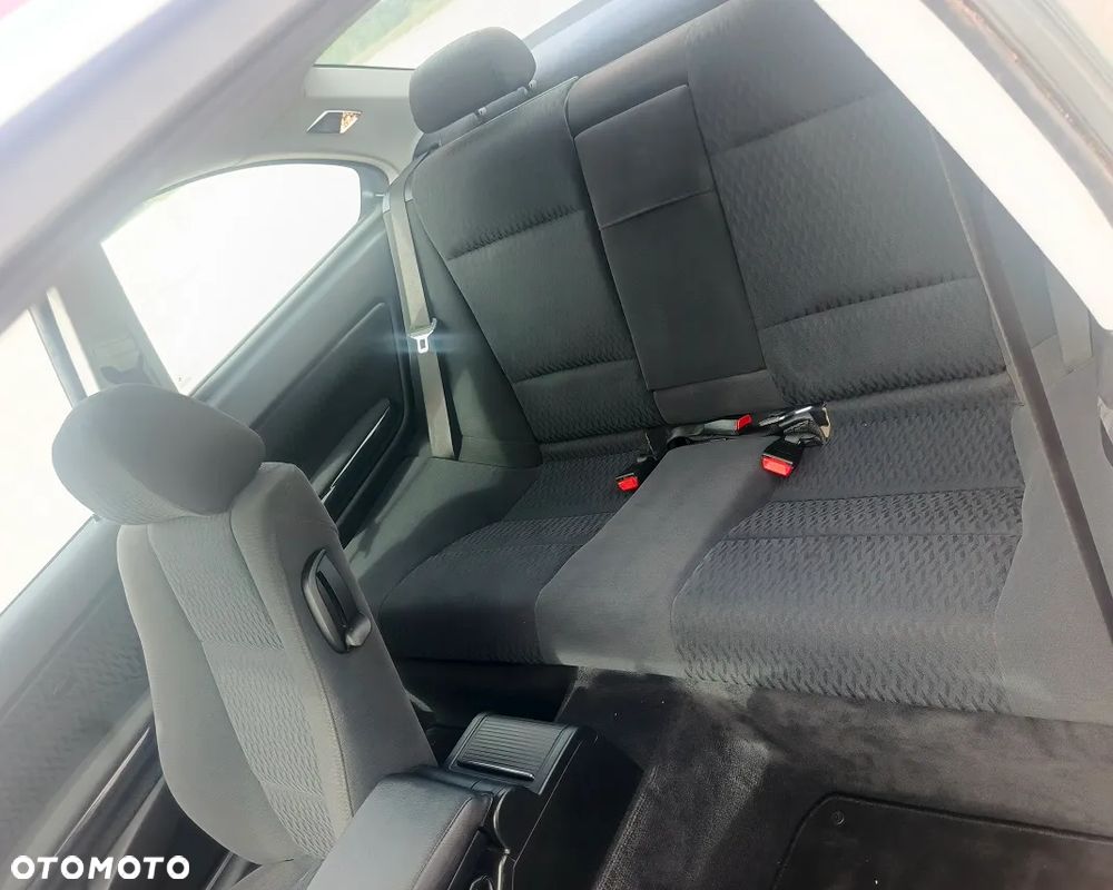 BMW Seria 3 - 24