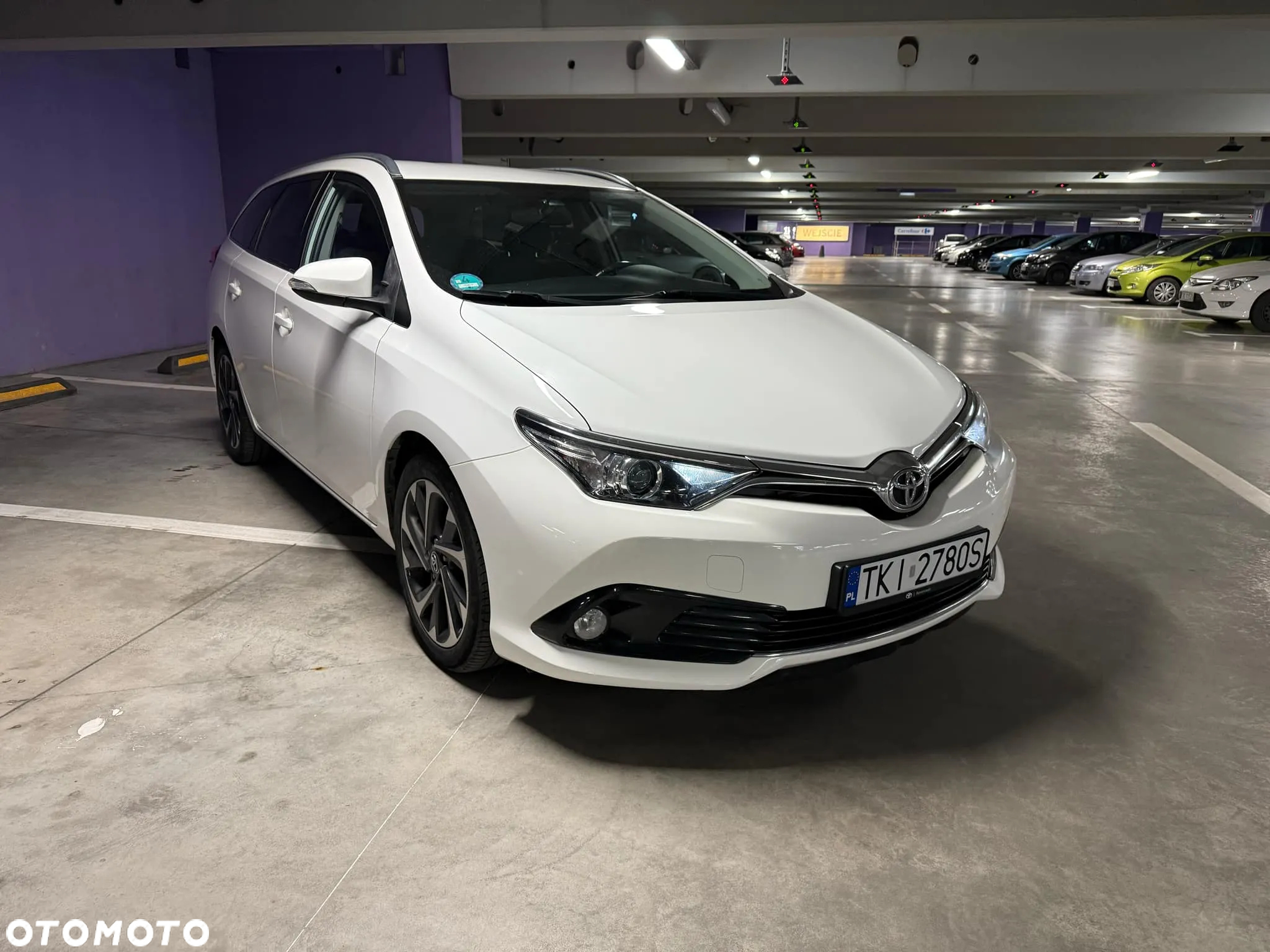 Toyota Auris 1.6 D-4D Premium - 4