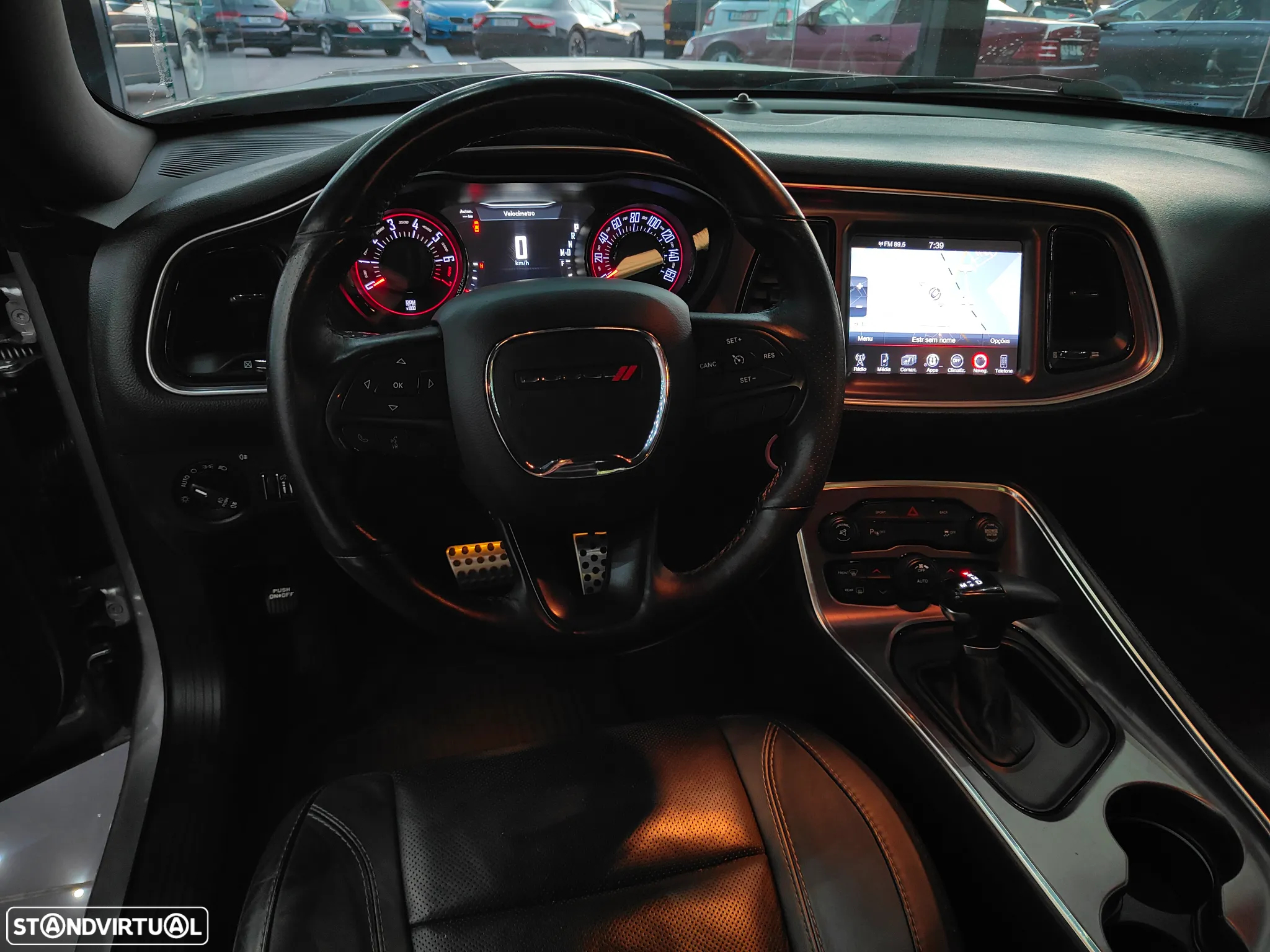 Dodge Challenger Auto SXT Plus - 16