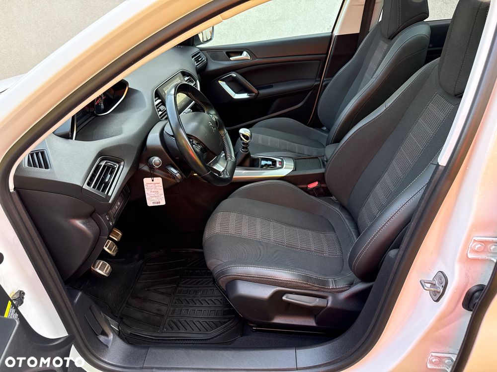 Peugeot 308 BlueHDi 130 Stop & Start Allure Pack - 13