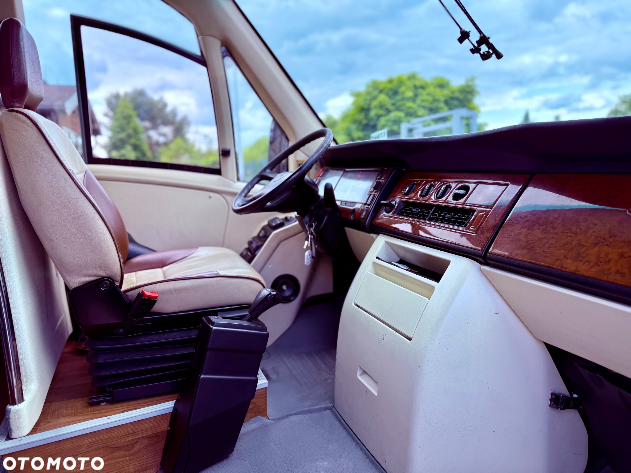 Mercedes-Benz SUNRIDER - 12