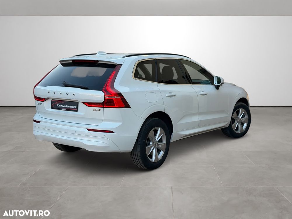 Volvo XC 60 B4 MHEV AWD Momentum Pro - 7