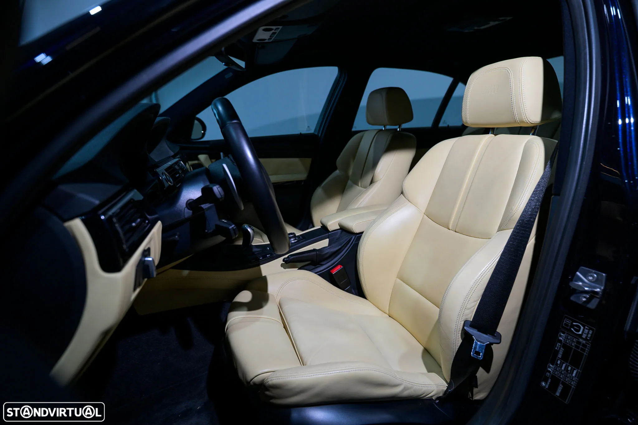 BMW M3 Auto - 26