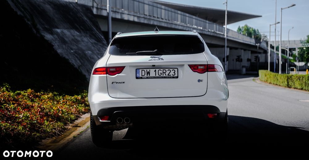 Jaguar F-Pace - 7
