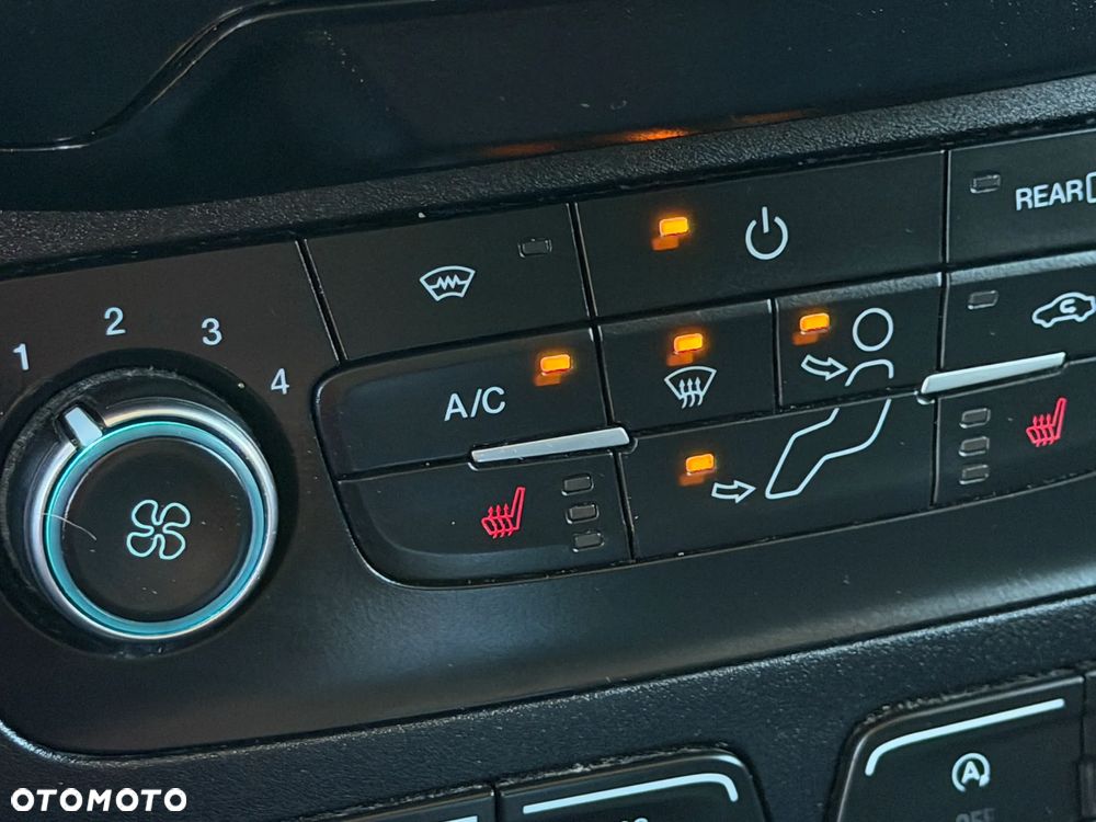 Ford TRANSIT CONNECT - 19