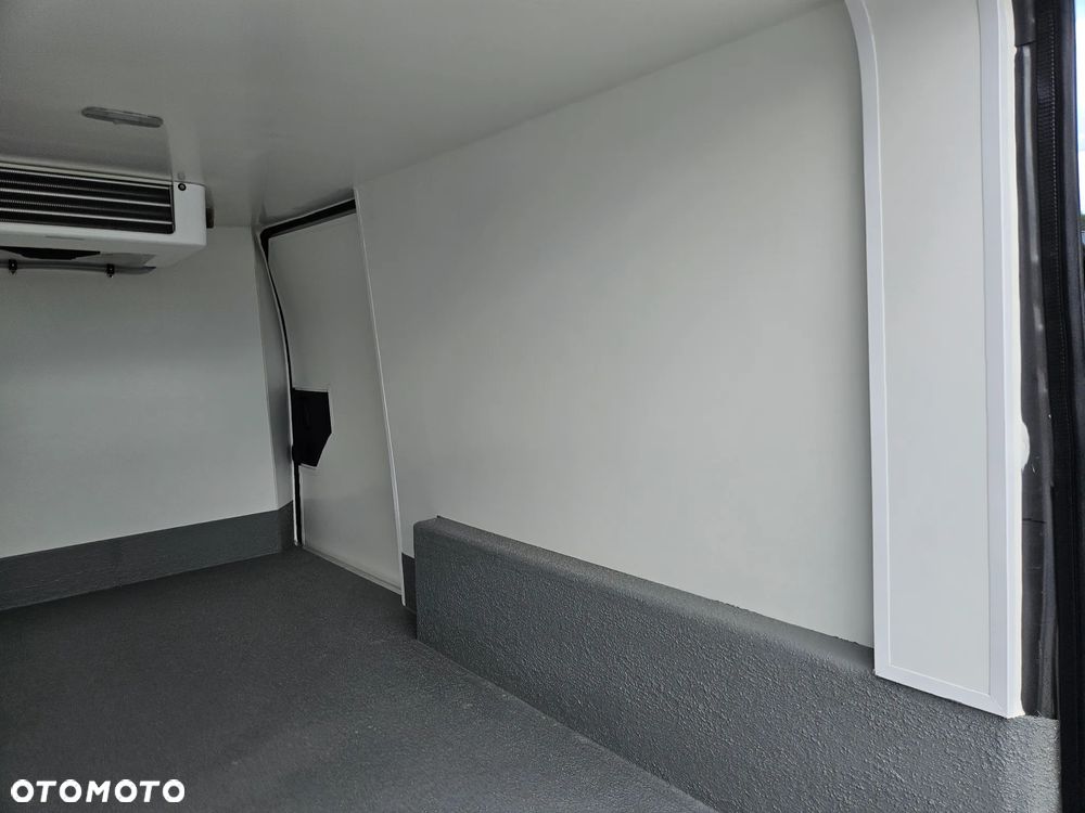 Opel VIVARO Extra Long Chłodnia Mroźnia - 31