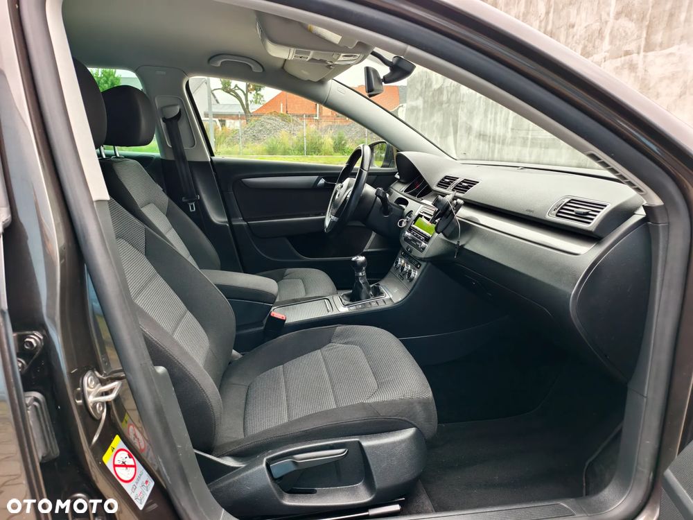 Volkswagen Passat 2.0 TDI BlueMotion Technology Comfortline - 15