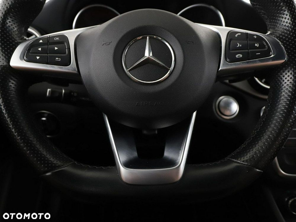 Mercedes-Benz CLA 220 4Matic 7G-DCT AMG Line - 22