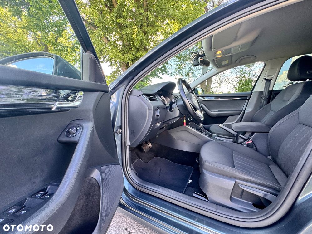 Skoda Octavia 1.5 TSI ACT Style DSG - 9