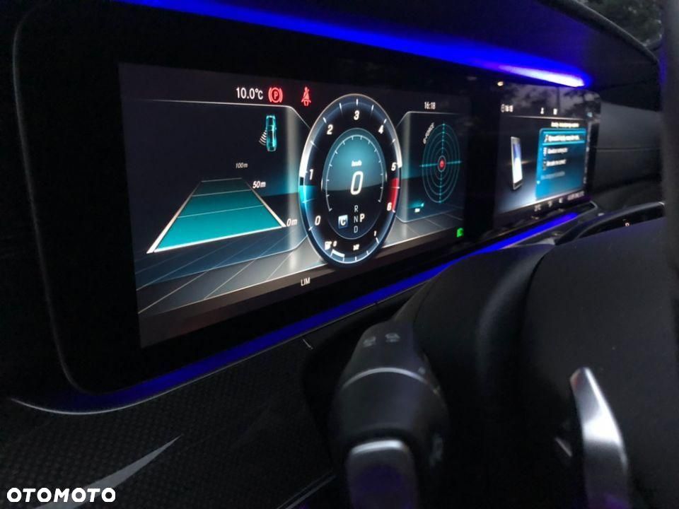 Mercedes-Benz Klasa E 220 d 4-Matic 9G-TRONIC - 17