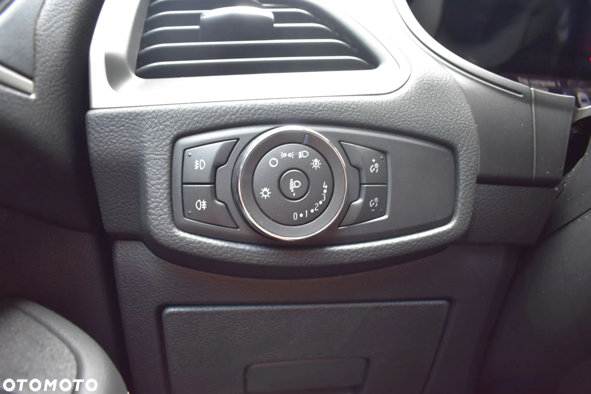 Ford S-Max 2.0 TDCi Trend - 37