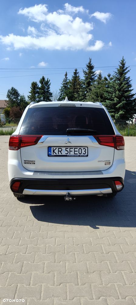Mitsubishi Outlander 2.0 Invite + 2WD - 3