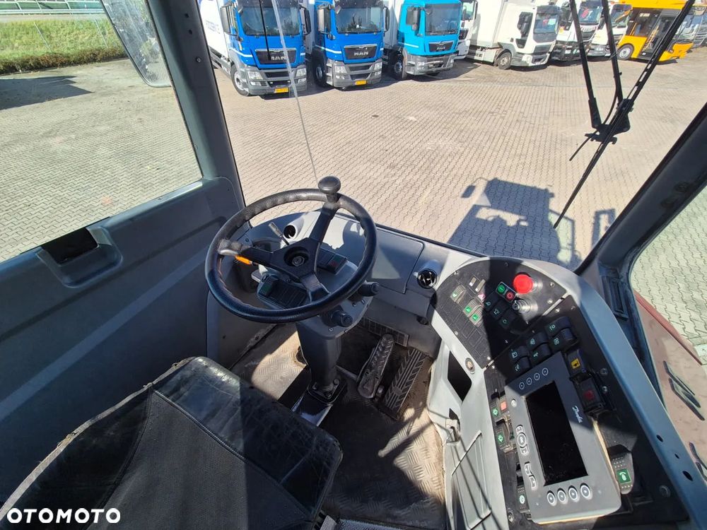 Inny KALMAR TR618I / 4X4 / CIĄGNIK TERMINALOWY / SUPER STAN / NISKIE MOTOGODZINY / OBRACANY FOTEL / NOWE OPONY PRZÓD / SUPER STAN - 33