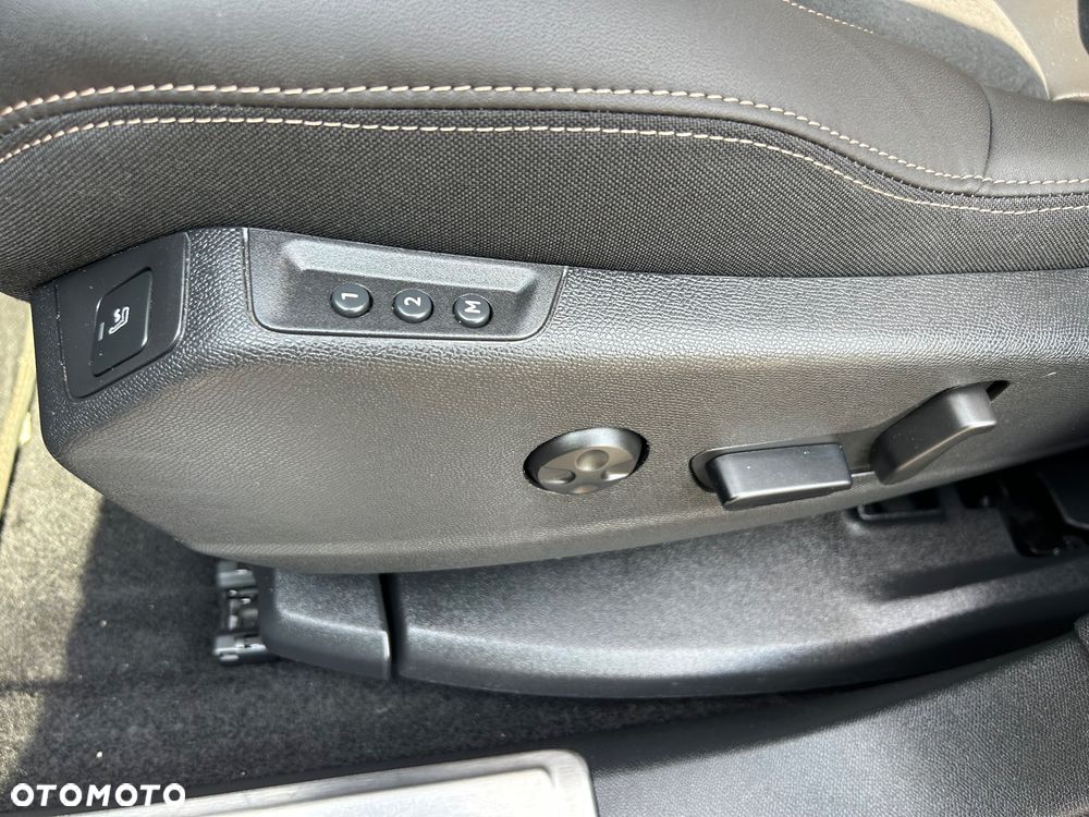 Peugeot 5008 1.6 PureTech GT Pack S&S EAT8 - 17