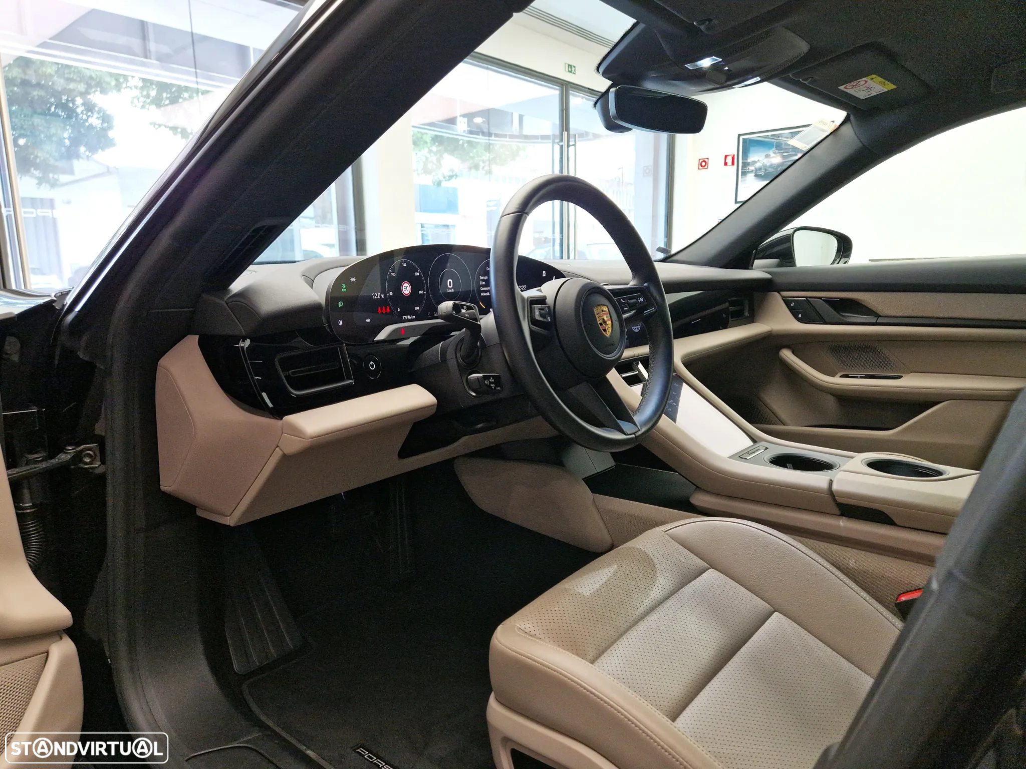 Porsche Taycan Standard - 13
