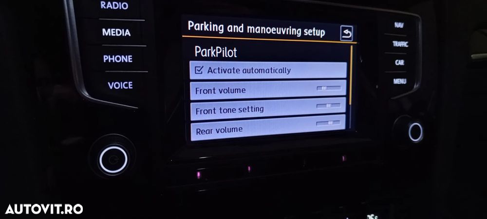 Volkswagen Golf Variant 1.6 TDI DPF Highline - 19