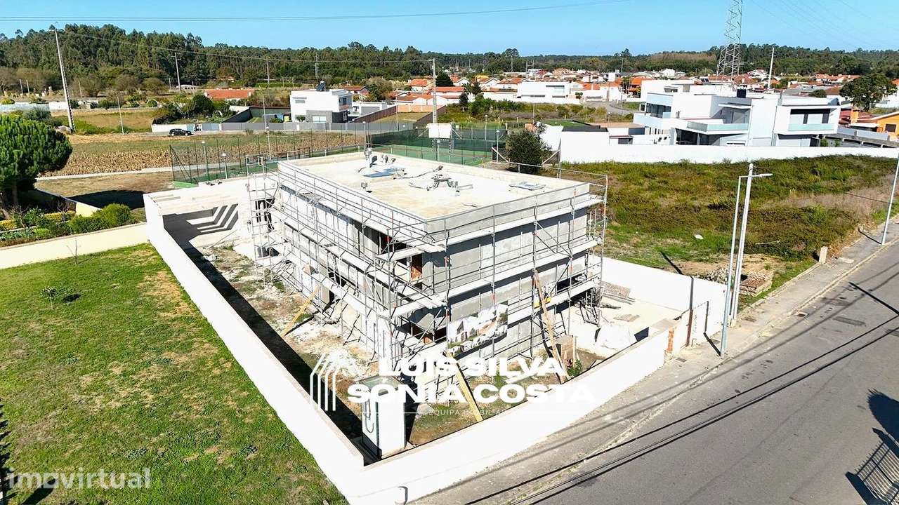 Moradia de Prestígio T4 com 3 Suítes, Anexo, Jardim &... - Grande imagem: 2/60