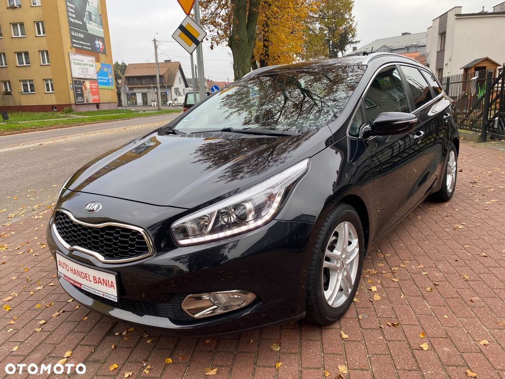 Kia Ceed 1.6 GDI Dream Team Edition - 30
