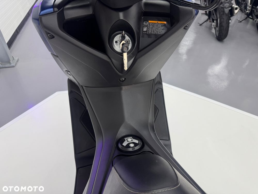 Yamaha NMAX - 32