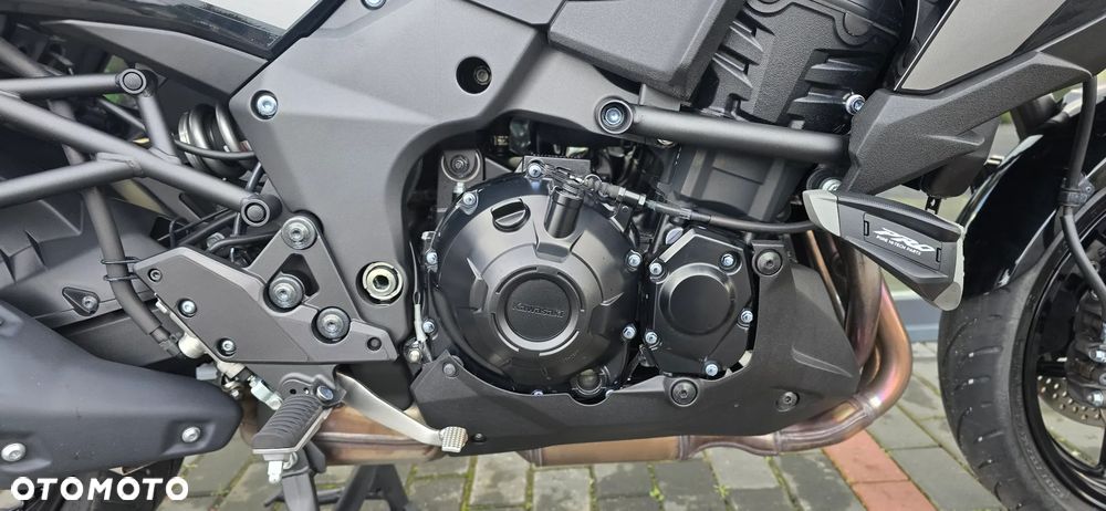 Kawasaki Versys 1100 SE - 17