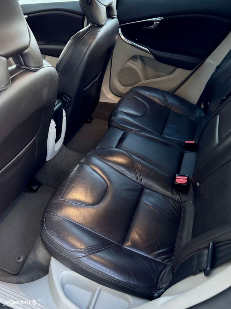 Volvo V40 1.6 D2 R-Design Momentum - 29