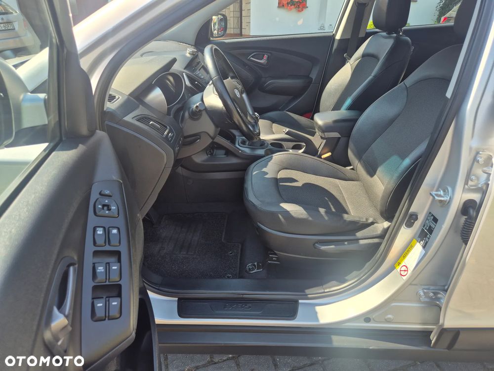 Hyundai ix35 blue 1.6 2WD Finale Silver - 13