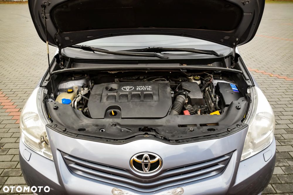 Toyota Verso 1.8 Sol 7os - 35