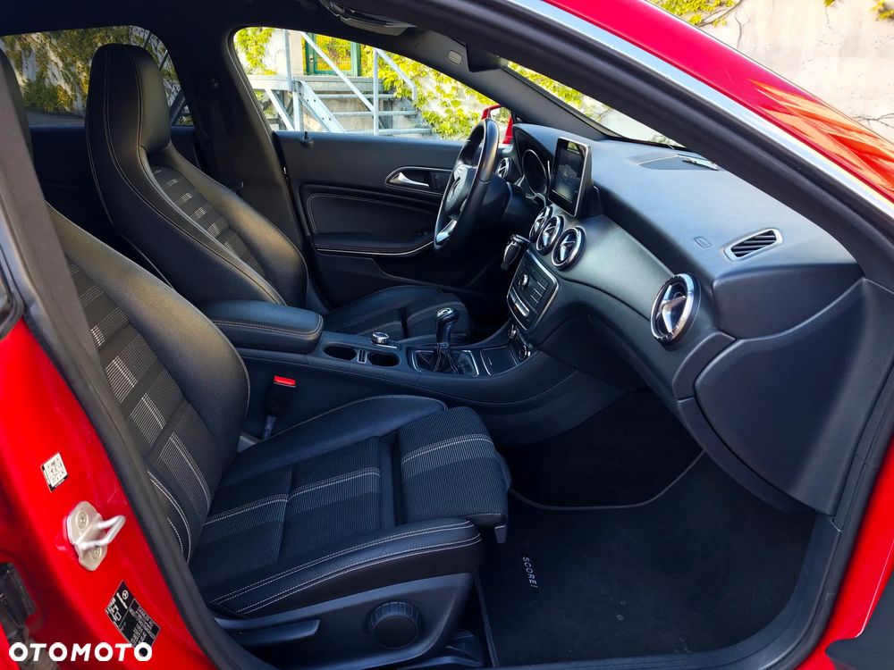 Mercedes-Benz CLA 200 UrbanStyle Edition - 11