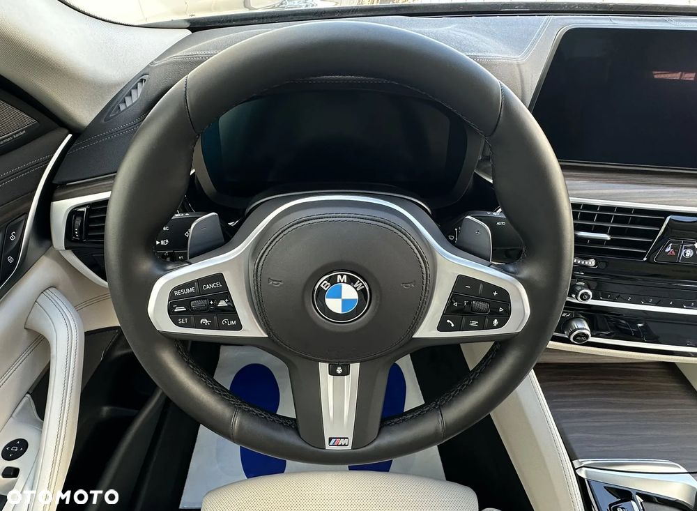 BMW Seria 5 540d xDrive mHEV sport - 28