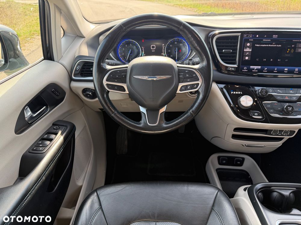 Chrysler Pacifica - 20