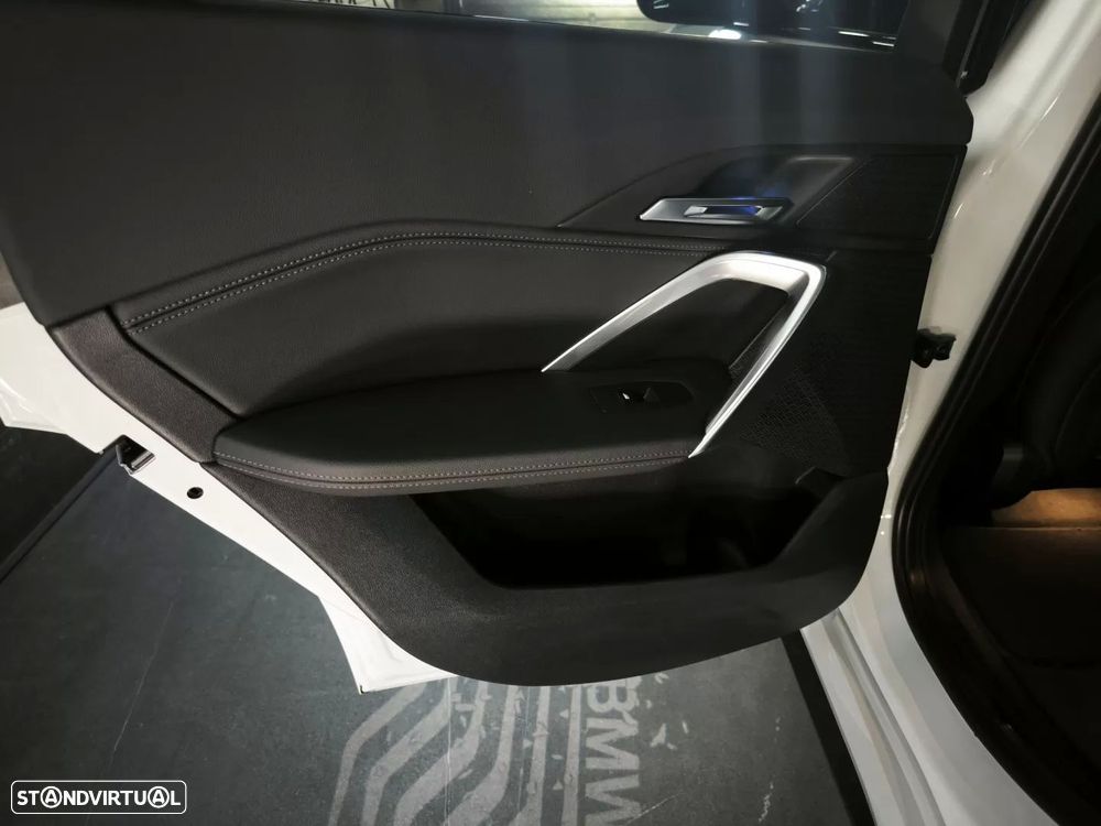 BMW iX1 xDrive30 Pack Desportivo M - 42
