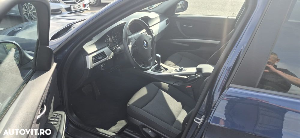 BMW Seria 3 320d DPF Aut. - 12