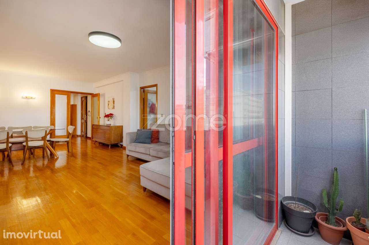 Apartamento T2 com varandas e lug. garagem - Av. República, Matosin... - Grande imagem: 5/32