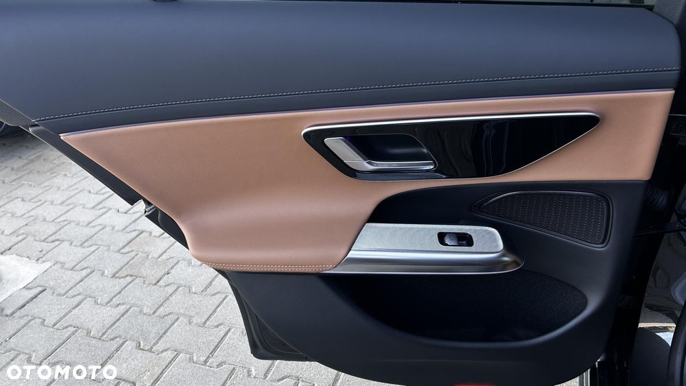 Mercedes-Benz Klasa E 220 d mHEV 4-Matic AMG 9G-Tronic - 27