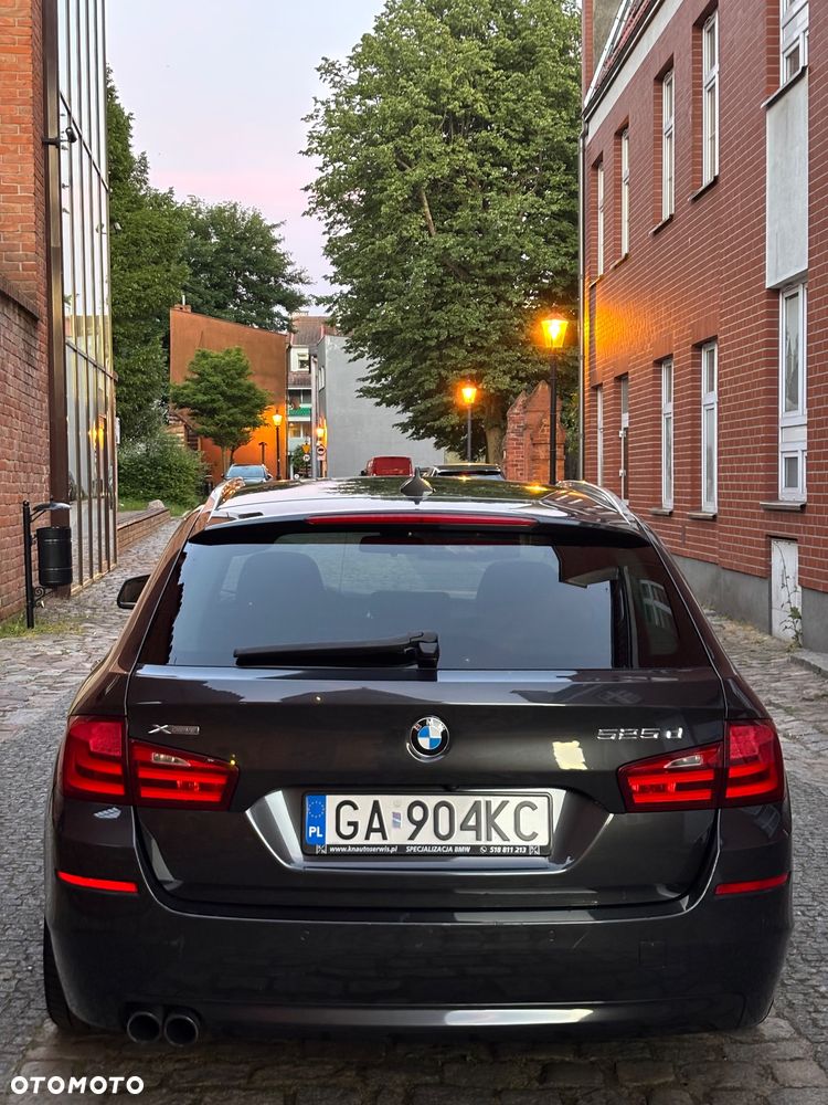 BMW Seria 5 525d xDrive Modern Line - 12