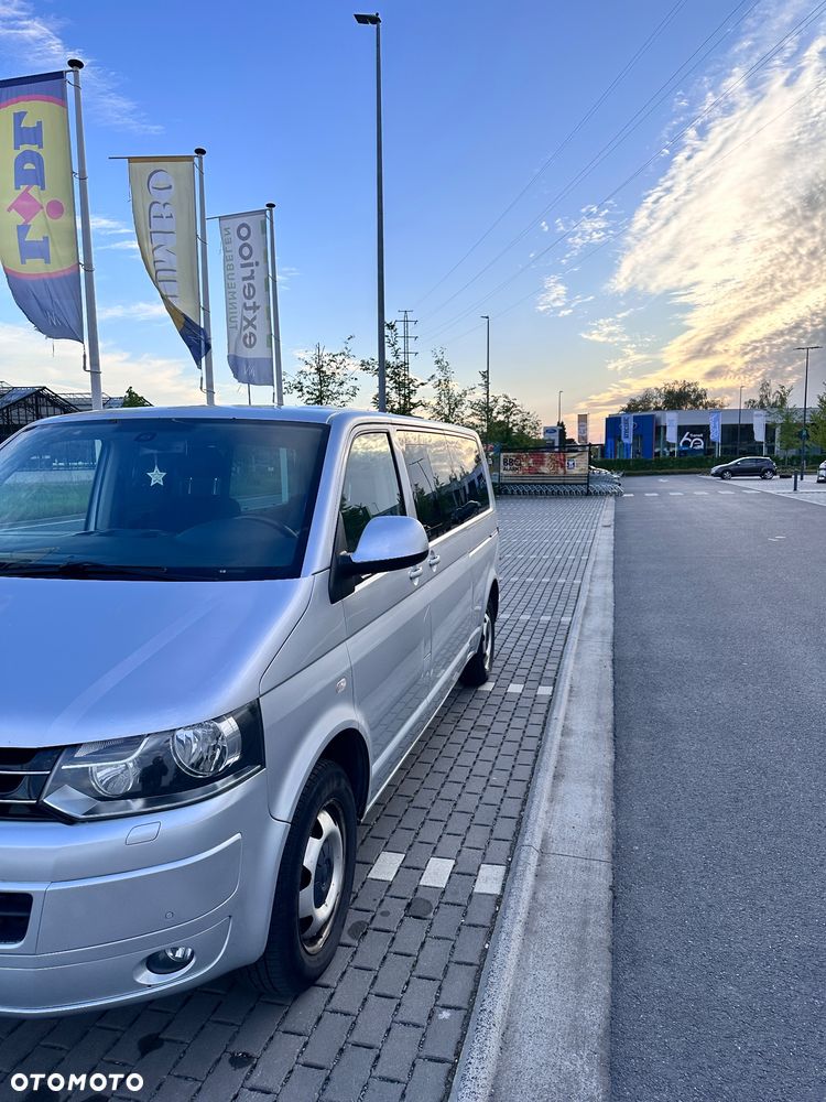 Volkswagen Caravelle - 2