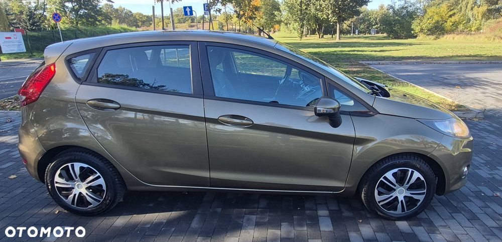 Ford Fiesta - 8