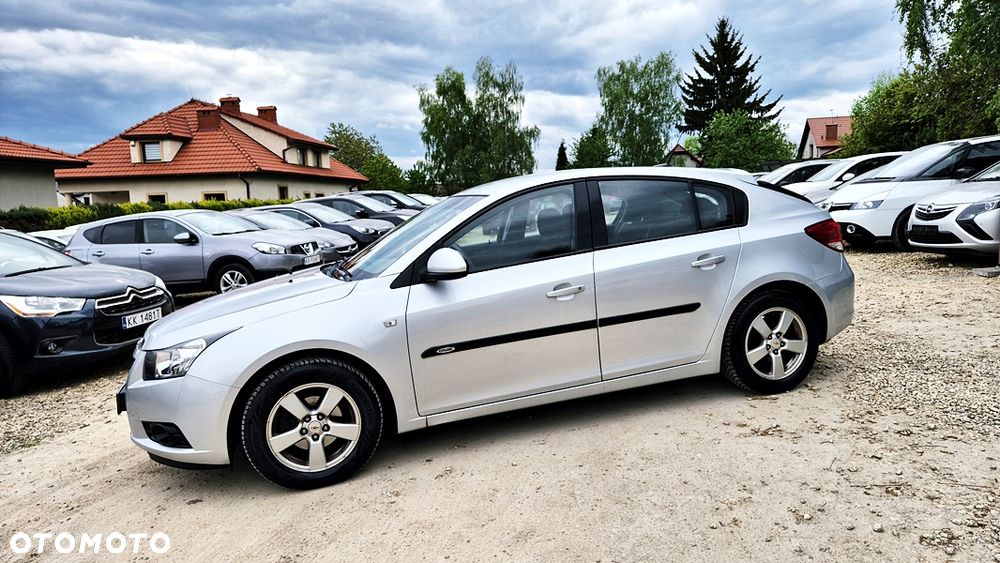Chevrolet Cruze 1.6 - 22
