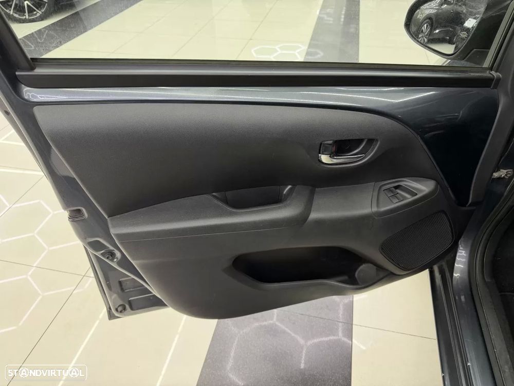 Toyota Aygo 1.0 X-Play+AC - 19