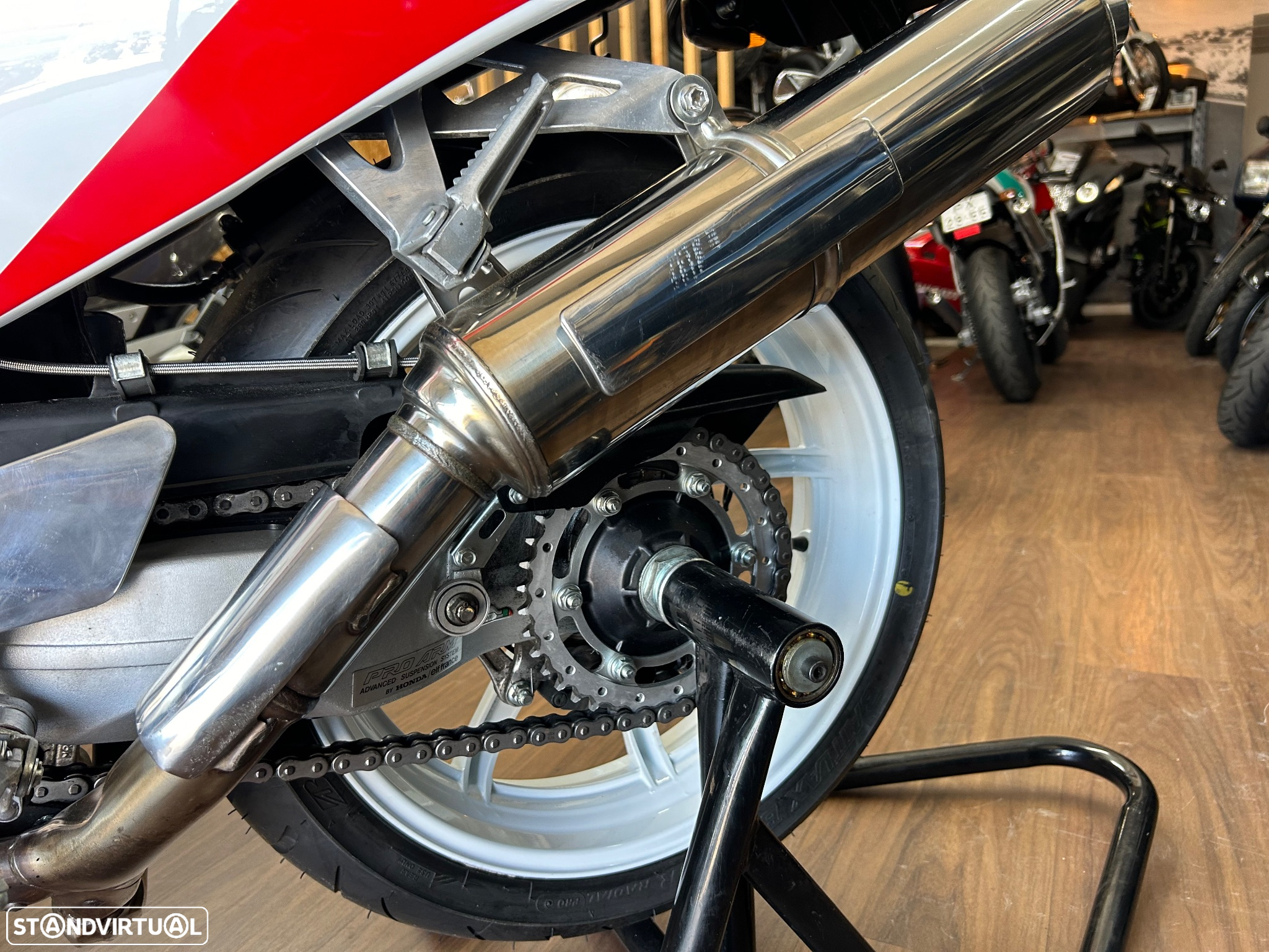 Honda VFR 400 Nc30 - 23