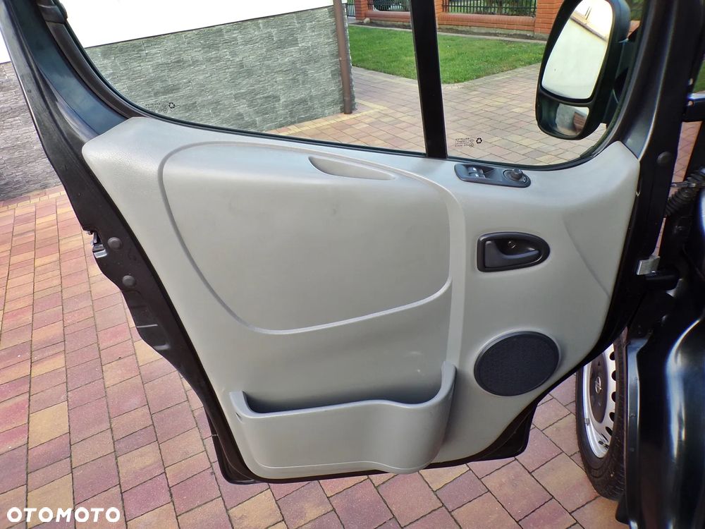 Opel Vivaro - 17