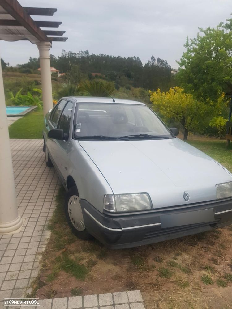 Renault 19 - 1