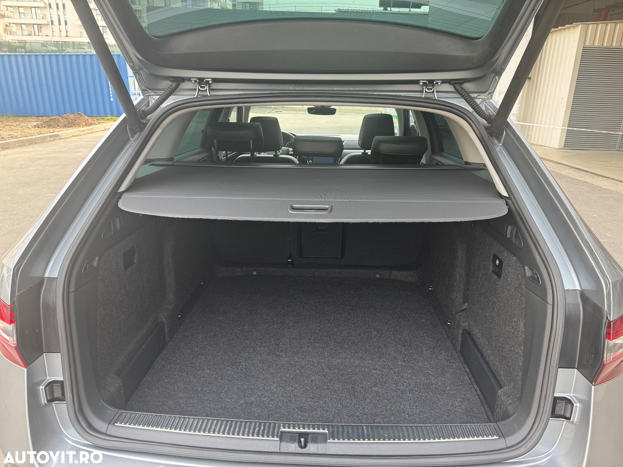 Skoda Superb Combi 2.0 TDI DSG Premium Edition - 14