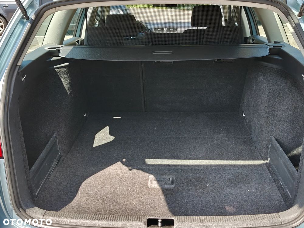 Volkswagen Passat 1.6 Comfortline - 16