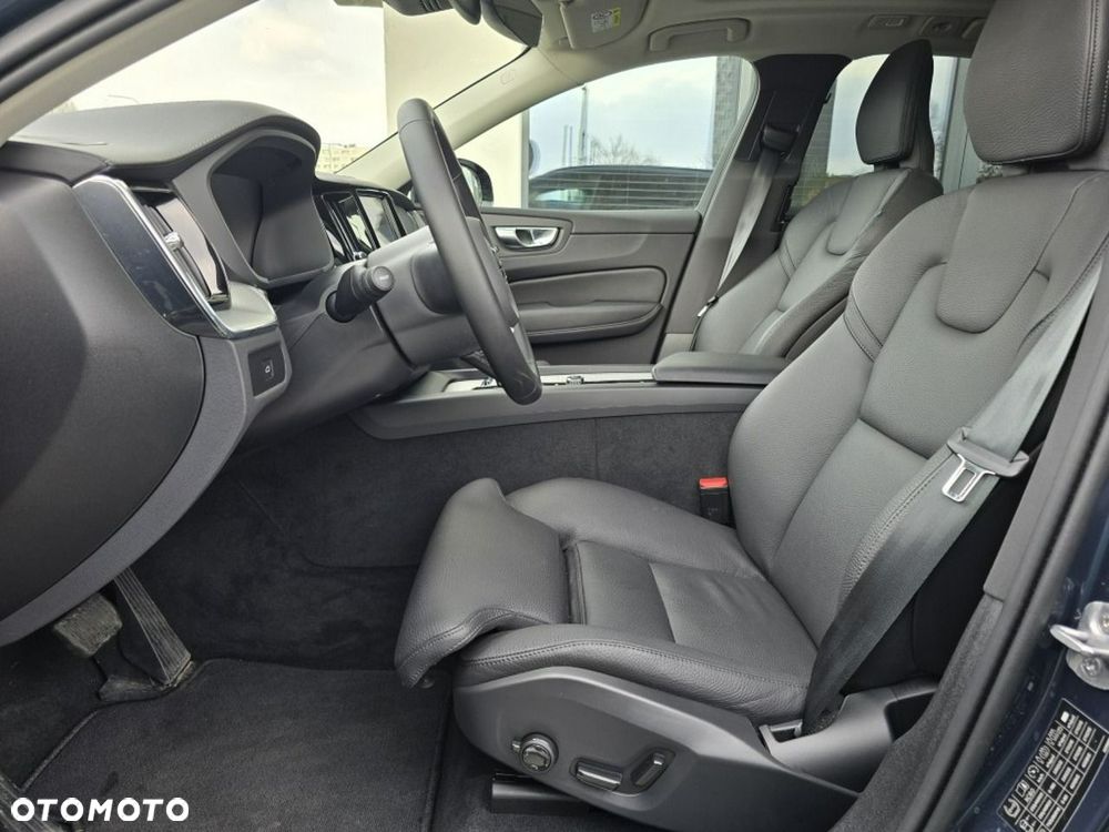 Volvo XC 60 B5 B AWD Ultra Dark - 5
